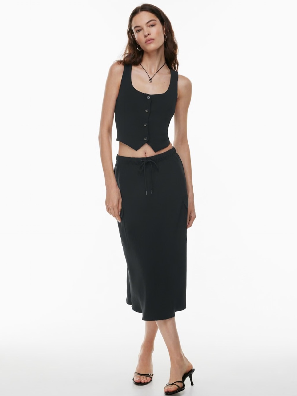 Wilfred Aritizia Muse Cargo Midi Skirt. Black with Elastic Waist. Medium. NWOT.